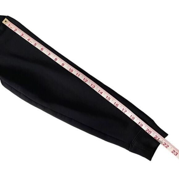 Under Armour Black Kangaroo Pocket Pull On Sweatshirt Hoodie Women's‎  Size S/M - Picture 5 of 14